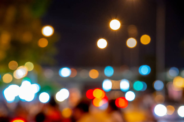 Lumières lumières floues de voitures sur la route utilisé comme arrière-plan
. - Photo, image