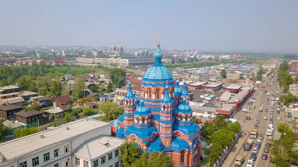 Rosja, Irkuck. Kościół ikonę Matki Bożej Kazańskiej w Craft Sloboda. Cerkiew, Kościół protestancki, od Dron   - Zdjęcie, obraz