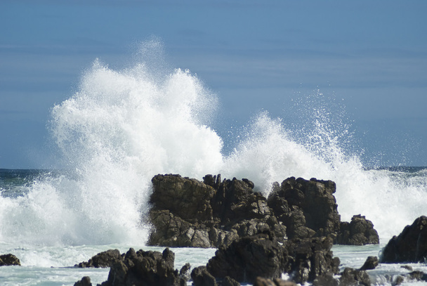Grandes ondas a despenharem-se
 - Foto, Imagem
