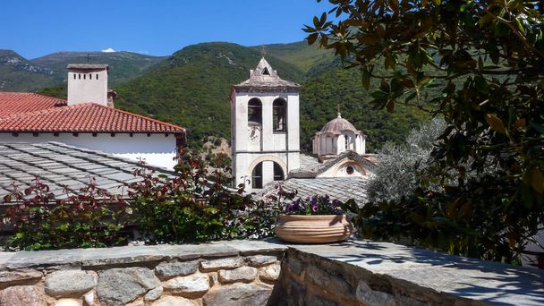 Oude klooster van Timiou Prodromou St. Johannes de Doper in de buurt van de stad van Serres, Centraal-Macedonië, Griekenland - Foto, afbeelding