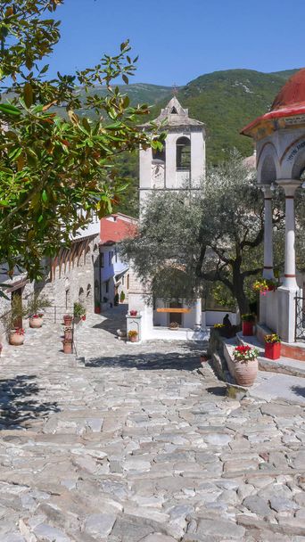 Ősi kolostor a Timiou Prodromou Keresztelő Szent János közelében Győr város, Central Macedonia, Görögország - Fotó, kép