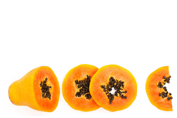 szelet érett papaya elszigetelt fehér háttér, a szöveg másol hely. Felülnézet. Lapos feküdt - Fotó, kép