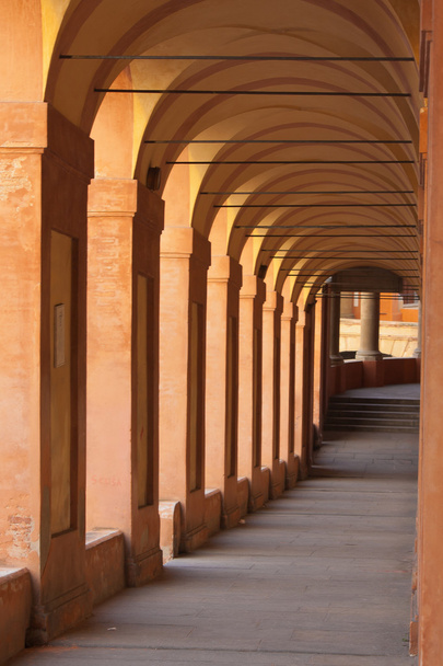 Arcada de San Luca em Bologna, Italia
 - Foto, Imagem
