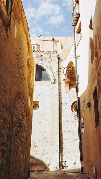 Castello çeyrek aka Casteddu e susu (Sardes üst kale anlamına gelir) eski ortaçağ şehir şehir merkezinde Cagliari, İtalya - Fotoğraf, Görsel