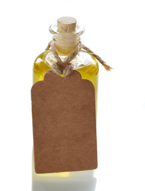 Aromatik zeytinyağı şişesi  - Fotoğraf, Görsel