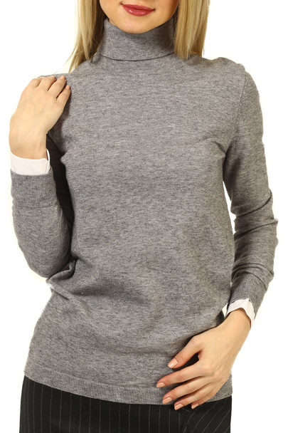 modelo rubio en blusa gris cuello alto de cerca foto de corte
 - Foto, Imagen