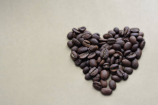 coração de grãos de café brasileiros
 - Foto, Imagem