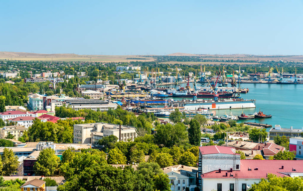 Вид на порт Керчь в Крыму
 - Фото, изображение