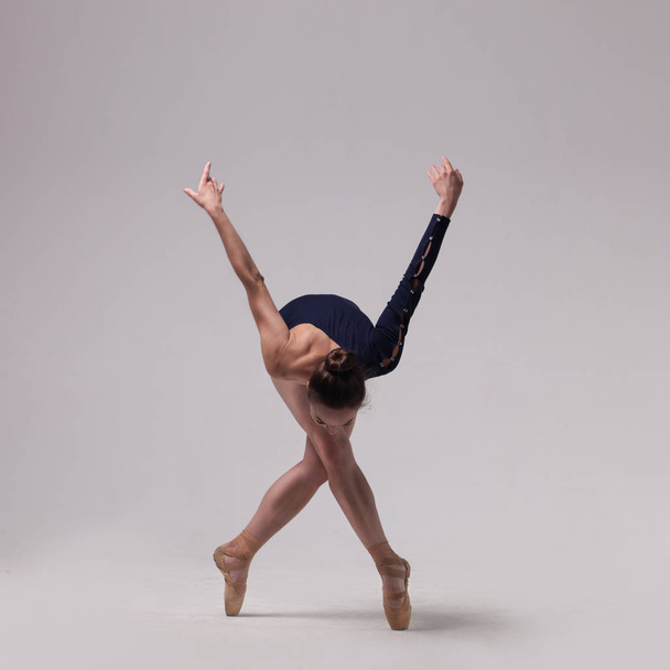 beautiful ballet dancer isolated - Foto, Imagem