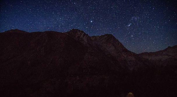 Yosemite εθνικό πάρκο τοπία τη νύχτα νωρίς πριν από την Ανατολή - Φωτογραφία, εικόνα