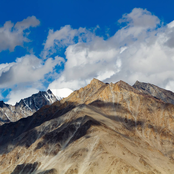 beautiful mountain landscape in Himalayas, province Ladakh, India - Fotoğraf, Görsel