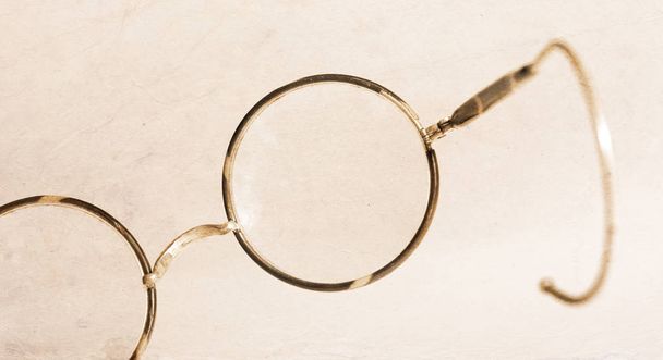 Vintage glasses isolated - Valokuva, kuva