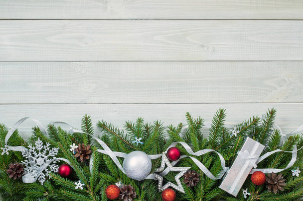 Χριστούγεννα διακόσμηση επίπεδη θέσει σε ξύλο - Φωτογραφία, εικόνα