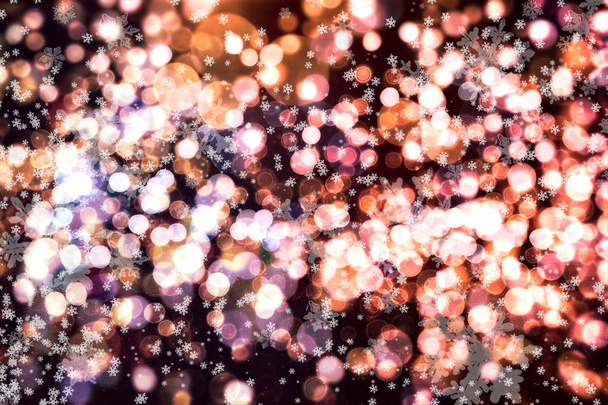 Fond de Noël. Flocons de neige volants subtils et étoiles sur fond de nuit bleu foncé. Modèle de superposition de flocon de neige argent d'hiver magnifique
. - Photo, image
