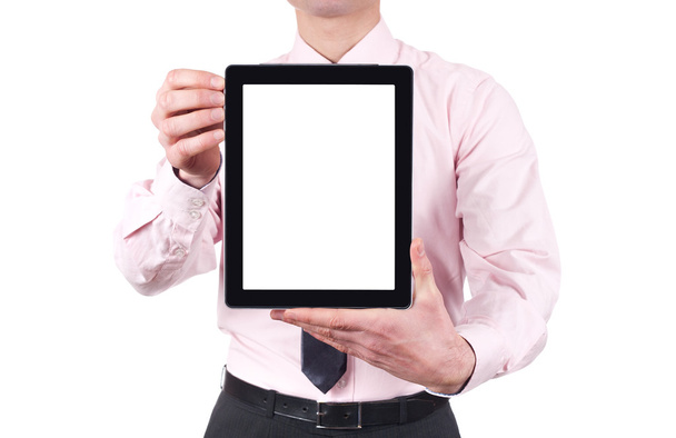 mies, jolla on tyhjä digitaalinen tabletti, jossa on kopiotila ja valkoisella pohjalla eristetty leikkausreitti näytölle
 - Valokuva, kuva