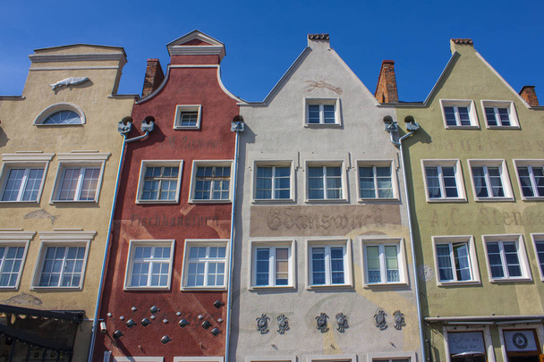 Gdansk, Poland - April 8, 2018: Beautiful buildings in Old Town of Gdansk - Foto, imagen