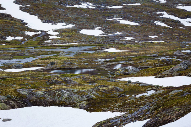 hermoso paisaje del parque nacional Jotunheimen, Noruega
 - Foto, Imagen
