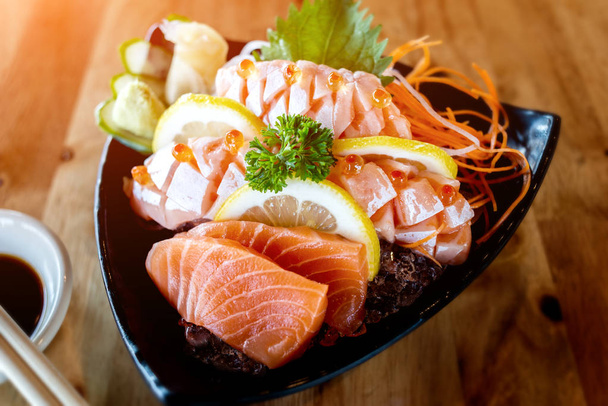 Conjunto de corte de sashimi de salmão
. - Foto, Imagem