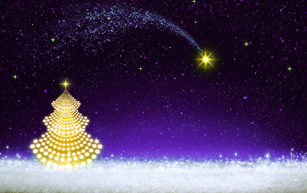 Arbre de Noël doré et ciel étoilé violet. Fond de Noël
. - Photo, image