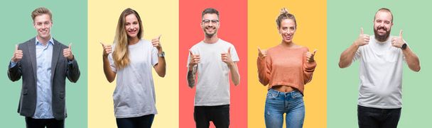 Collage van groep mensen, vrouwen en mannen over kleurrijke geïsoleerde achtergrond succes teken doen positief gebaar met hand, duimen omhoog glimlachen en gelukkig. Kijken naar de camera met vrolijke expressie, winnaar gebaar. - Foto, afbeelding