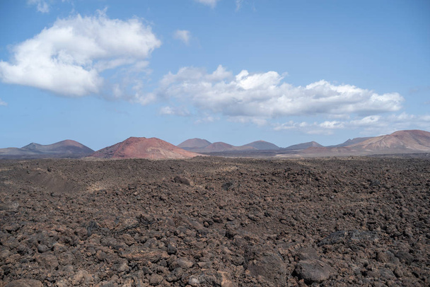 Vulkaaninen maisema laavakallion muodostuessa, Lanzaroten saari, Kanariansaaret, Espanja
 - Valokuva, kuva