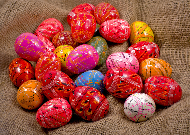 Великодня Барвисті яйця на піхотному фоні
 - Фото, зображення