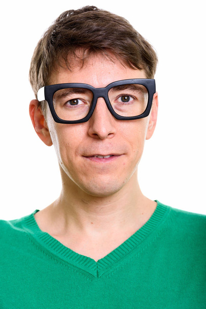 Cara de hombre nerd con anteojos grandes
 - Foto, imagen