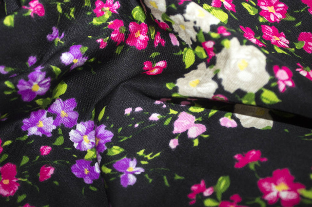  schwarzer Stoff florales Muster Hintergrund Textur - Foto, Bild