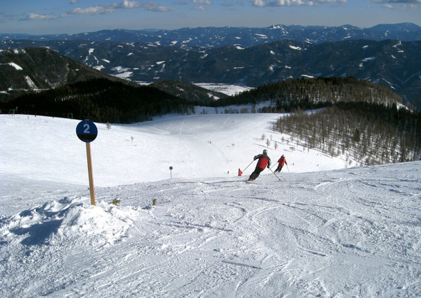 Declive de esqui alpino
 - Foto, Imagem