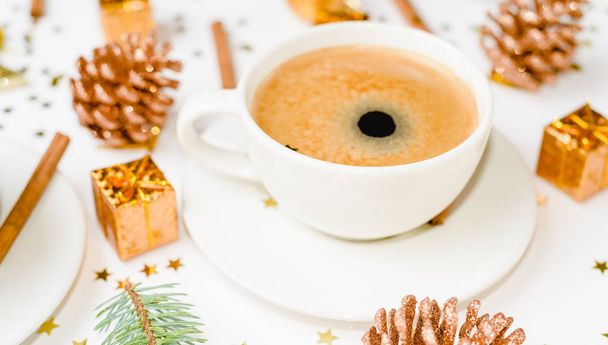cup of hot coffee on a christmas holiday table. holidays and events - Foto, Bild