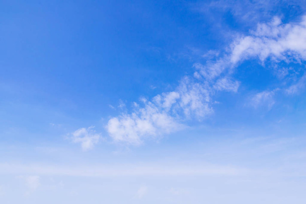 A blue sky Air felhők. - Fotó, kép