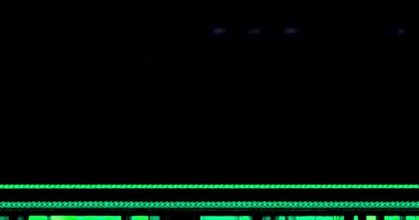 glitch de pantalla realista multicolor abstracto parpadeando, señal de TV vintage analógica con malas interferencias y barras de color, fondo de ruido estático, superposición - Metraje, vídeo