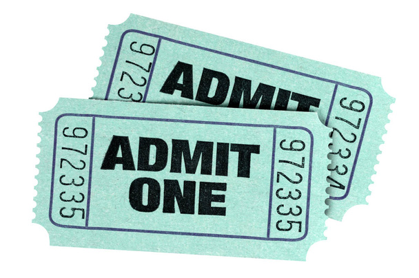 zwei grüne Eintrittskarten für einen Film isoliert auf weißem Hintergrund. - Foto, Bild