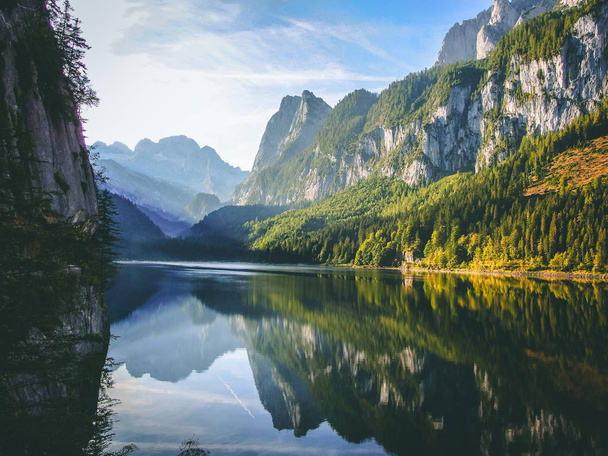 cume manhã montanha refletindo em lago cristalino
 - Foto, Imagem