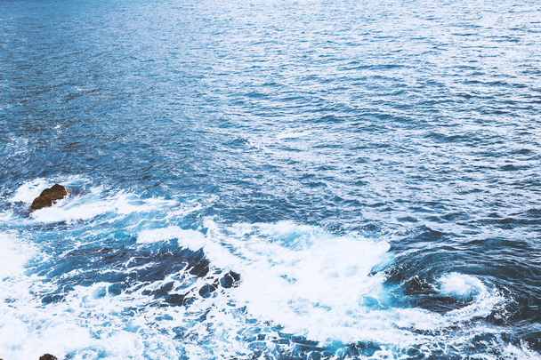 Mar Océano ola vista superior textura patrón para el fondo de la naturaleza del agua
  - Foto, imagen
