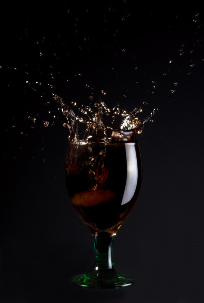 piros bor splash - Fotó, kép