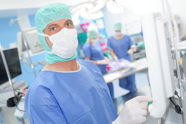 portrait of surgeon in the operating room - Φωτογραφία, εικόνα