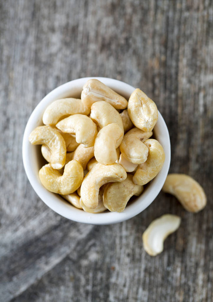 cashew nuts on wooden surface - Foto, Imagem