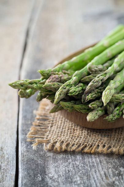 asparagus on wooden surface - Φωτογραφία, εικόνα