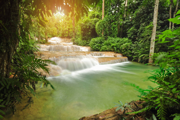 Као фу водоспад в Таїланді Lampang - Фото, зображення