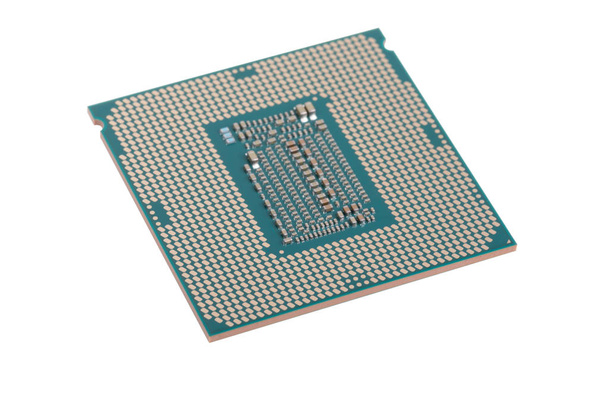 Processeur informatique moderne x86 9e génération, unité centrale de traitement moderne (CPU), isolé sur fond blanc - Photo, image