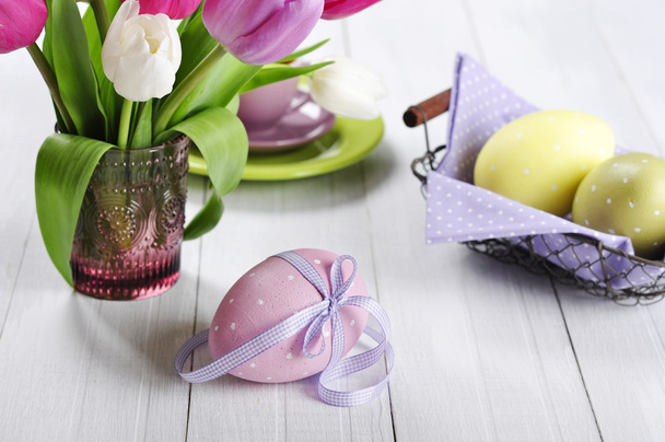 tulips and easter eggs - Foto, immagini