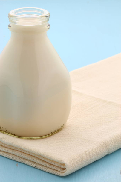 Delizioso latte di soia fresco, in stile vintage
. - Foto, immagini