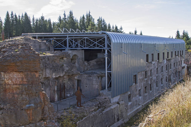 The Lusern fort is a military installation from the First World War, which was built by the Austrians and in the last few years can be accessed again by building measures - Foto, afbeelding