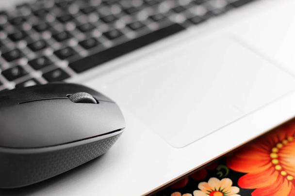 Computer mouse on laptop - Foto, Imagem