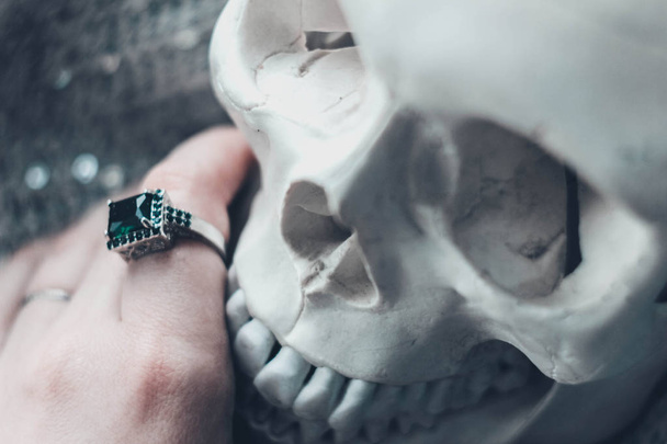 jewelry hand skull mystic - Foto, Imagem