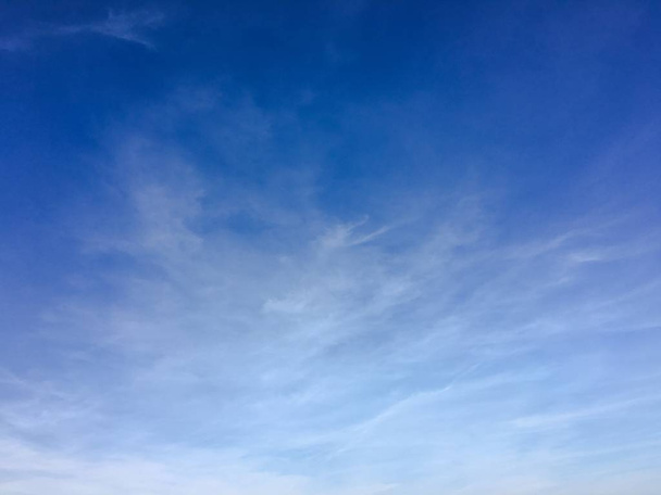 Nuvem, céu fundo azul. Nuvens céu azul
 - Foto, Imagem