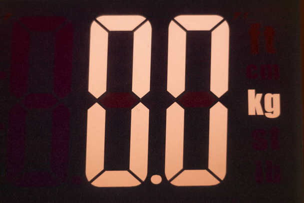 Digitale weegschalen 0,00 kg aantal uitlezing van nul wieight in kilogram en gram - Foto, afbeelding