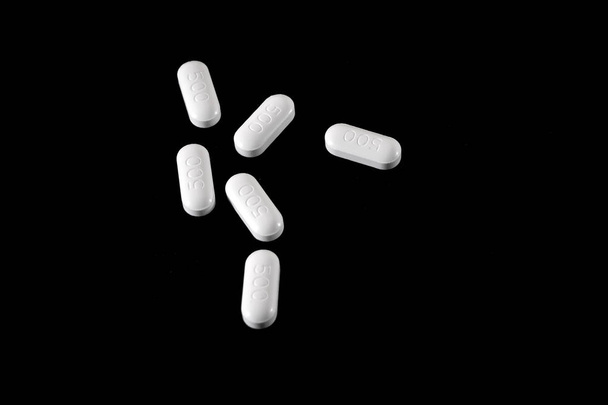 Paracetamol analgésico y medicamento para la tableta reductor de fiebre
 - Foto, Imagen