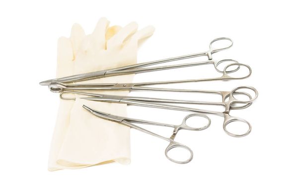 instrumento quirúrgico aislado sobre fondo blanco - Foto, Imagen